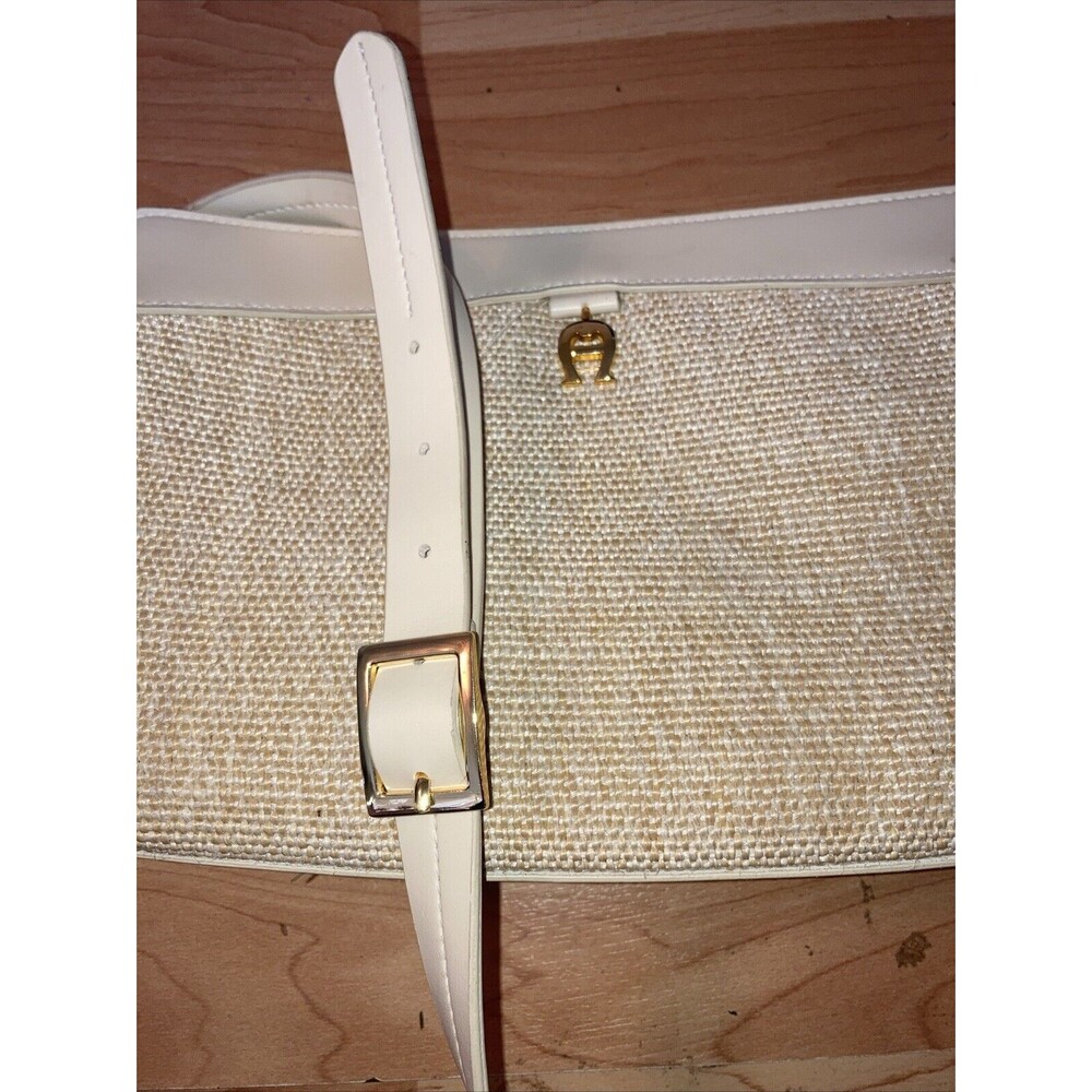 Etienne Aigner Beautiful Straw Handbag Adjustable Strap 7 Interior Compartments - Picture 11 of 12